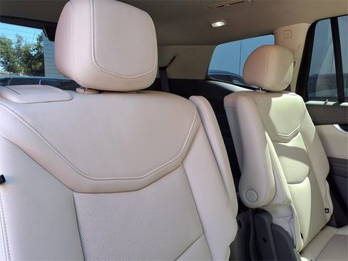 Used 2022 Cadillac XT6 Premium Luxury w/ Technology Package image 19