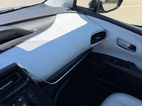 Used 2017 Toyota Prius Three Touring w/ Carpet Mat Package image 35