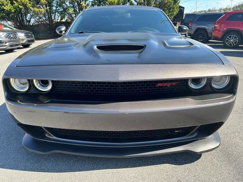 Used 2019 Dodge Challenger SXT image 2