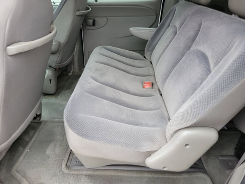 Used 2002 Dodge Caravan SE image 8
