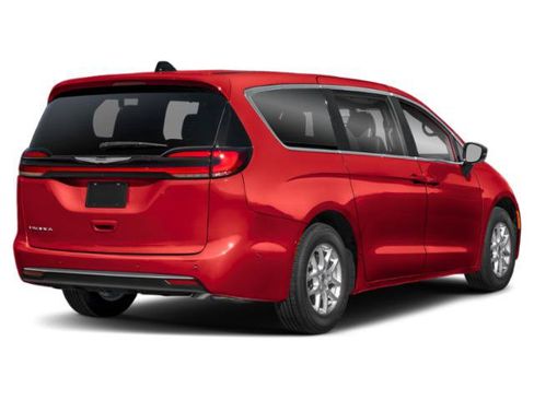 Certified 2025 Chrysler Pacifica Limited FWD image 3
