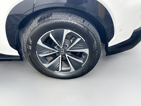 Used 2023 Lexus RZ 450e Premium w/ Technology Package AWD/4WD image 11