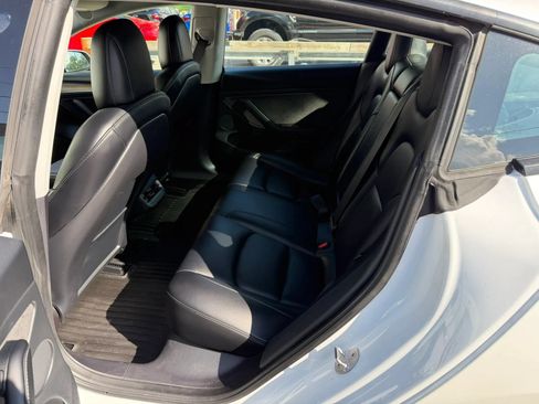 Used 2022 Tesla Model 3 RWD image 8