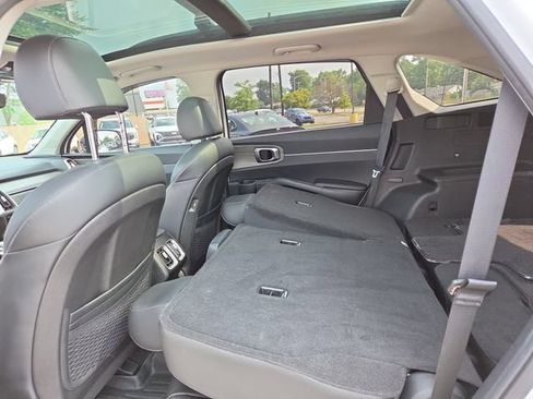 Used 2023 Kia Sorento S w/ Panoramic Sunroof Package AWD/4WD image 23