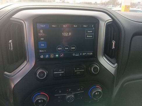 Used 2022 Chevrolet Silverado 1500 LT w/ Z71 Off-Road Package image 17