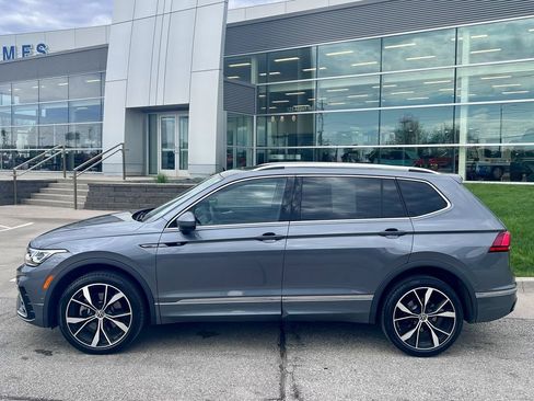 Used 2022 Volkswagen Tiguan SEL R-Line AWD/4WD image 3