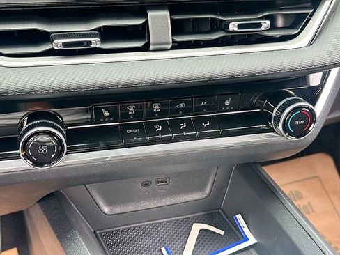 New 2026 Chevrolet Equinox LT w/ Safety and Technology Package FWD image 17