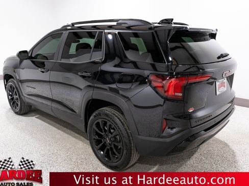 Used 2026 GMC Terrain Elevation w/ Elevation Premium Package FWD image 3