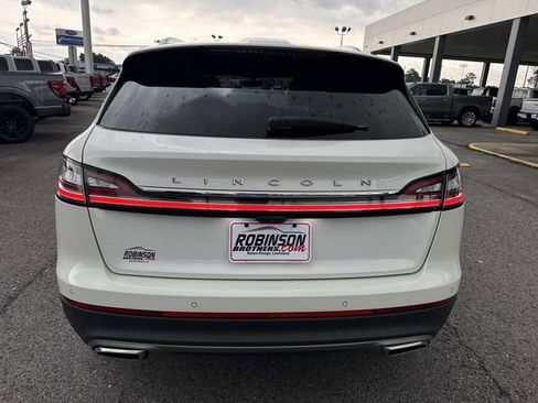 Used 2023 Lincoln Nautilus AWD w/ Premium Package image 6