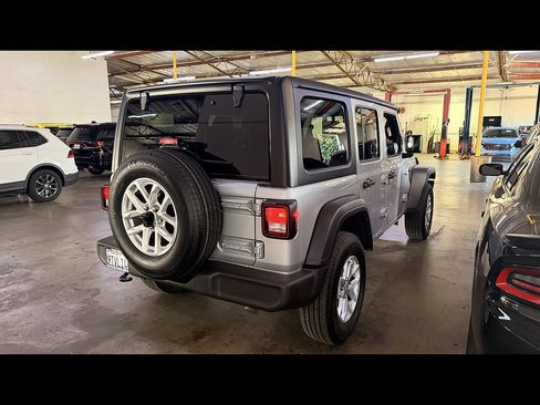 Used 2023 Jeep Wrangler Unlimited Sport AWD/4WD image 3