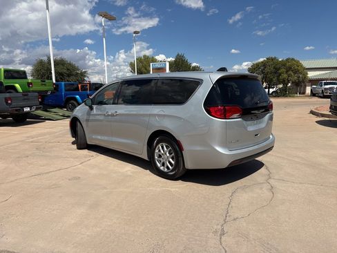 New 2026 Chrysler Voyager LX image 7