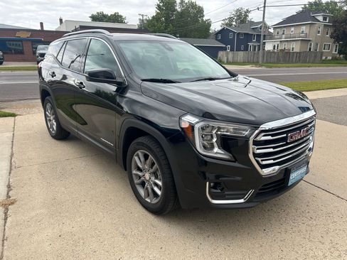 Used 2024 GMC Terrain SLT image 4