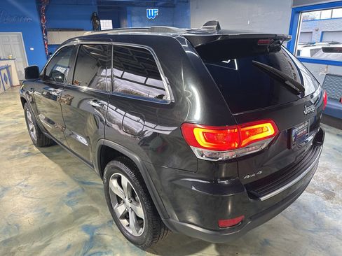 Used 2015 Jeep Grand Cherokee Limited w/ Luxury Group II image 17