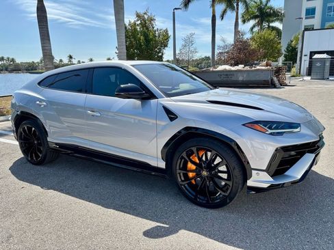 Used 2023 Lamborghini Urus S image 4