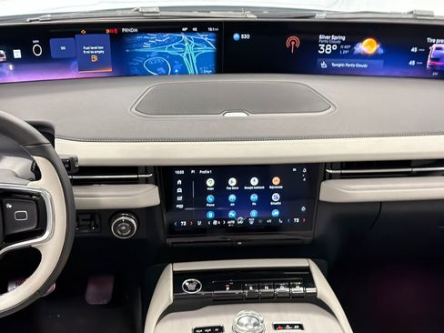 New 2026 Lincoln Navigator Reserve AWD/4WD image 24