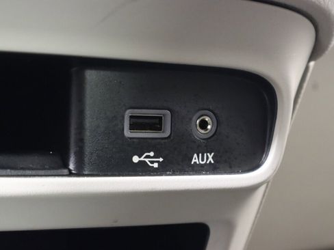 Used 2020 Chrysler Pacifica Touring w/ Advanced Safetytec Group image 24