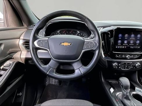 Used 2023 Chevrolet Traverse LT FWD image 8