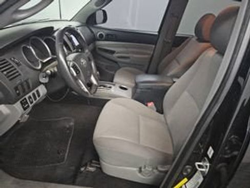 Used 2013 Toyota Tacoma PreRunner w/ SR5 Pkg RWD image 10