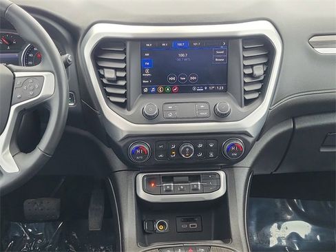 Certified 2023 GMC Acadia SLT image 28