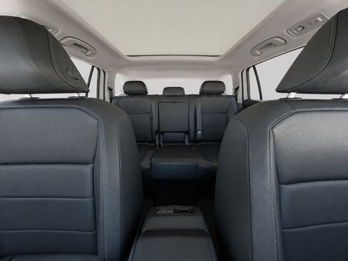 Used 2020 Volkswagen Tiguan SE w/ Panoramic Sunroof Package AWD/4WD image 24