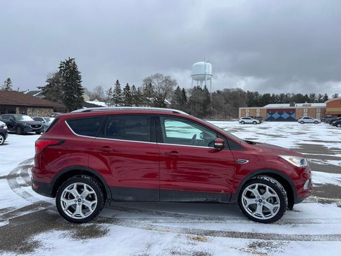 Used 2019 Ford Escape Titanium image 9