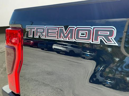 Certified 2021 Ford F350 Platinum w/ Tremor Off-Road Package image 15