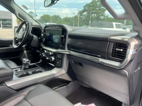 Used 2022 Ford F150 Lariat w/ Equipment Group 502A High AWD/4WD image 9
