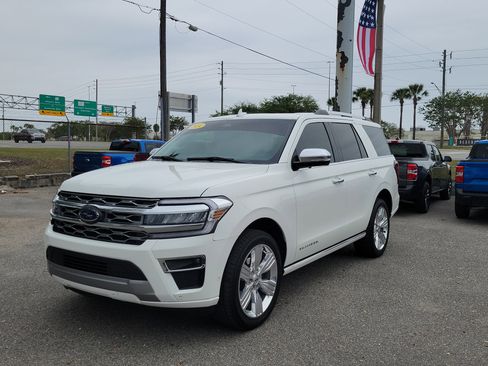 Used 2024 Ford Expedition Platinum AWD/4WD image 1