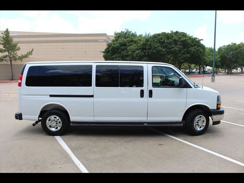 Used 2024 Chevrolet Express 3500 LT w/ LT Preferred Equipment Group RWD image 5