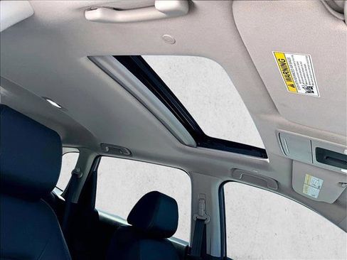 Used 2024 Honda CR-V EX-L image 17
