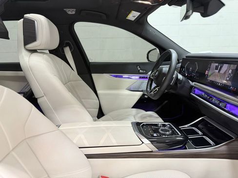Used 2024 BMW 760i xDrive w/ Premium Package AWD/4WD image 48