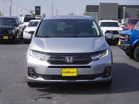 Used 2025 Honda Odyssey EX-L image 3