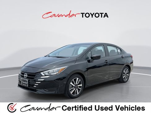 Used 2025 Nissan Versa SV FWD image 1
