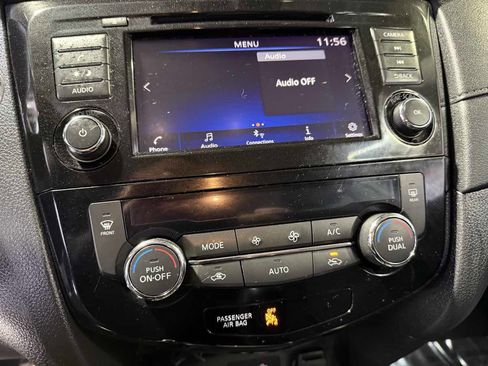 Used 2020 Nissan Rogue SV image 24