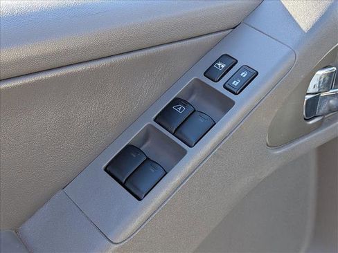 Used 2018 Nissan Frontier SL AWD/4WD image 11