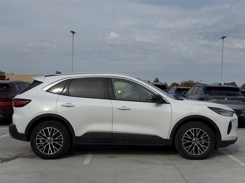 Used 2023 Ford Escape Active image 3