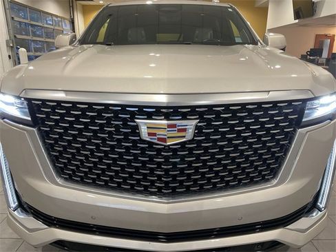 Certified 2022 Cadillac Escalade ESV Premium Luxury w/ Performance Package image 10