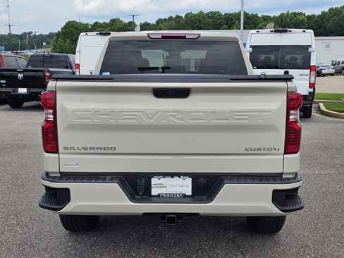 Used 2026 Chevrolet Silverado 1500 Custom RWD image 12