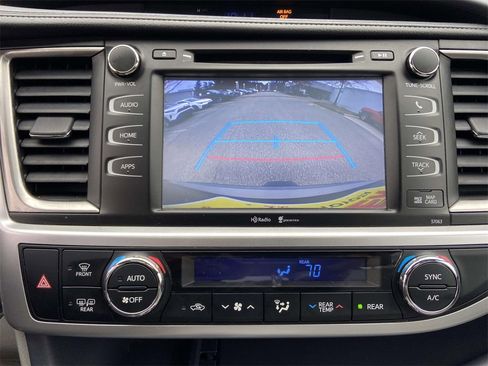 Used 2015 Toyota Highlander XLE image 24