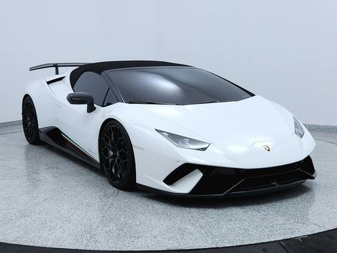 Used 2019 Lamborghini Huracan Performante image 7