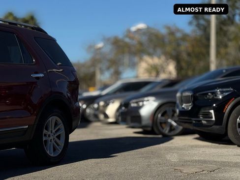 Used 2015 Ford Explorer XLT w/ Equipment Group 202B image 2