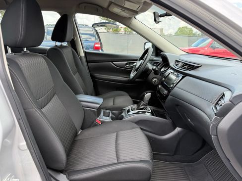 Used 2018 Nissan Rogue S AWD/4WD image 18