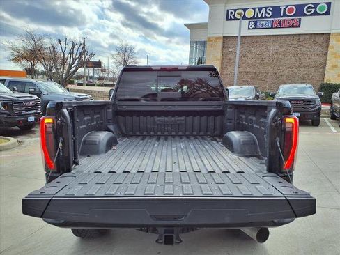 Used 2025 GMC Sierra 2500 AT4X image 23