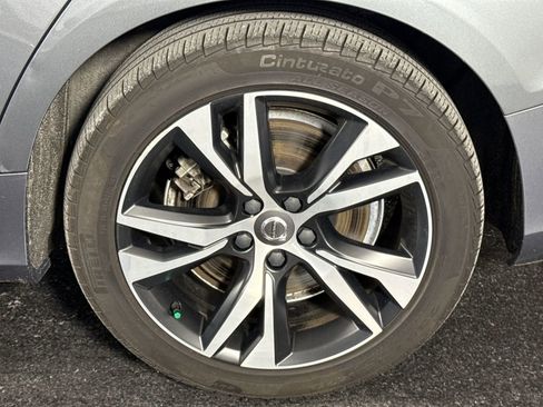 Used 2021 Volvo S60 T8 R-Design Expression image 10