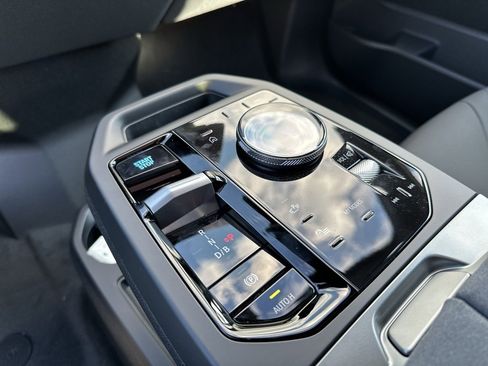 New 2026 BMW iX xDrive60 w/ M Sport Package image 40