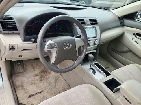 Used 2011 Toyota Camry LE image 11