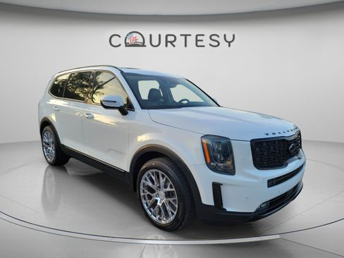 Certified 2021 Kia Telluride SX w/ Nightfall Edition Package AWD/4WD image 5