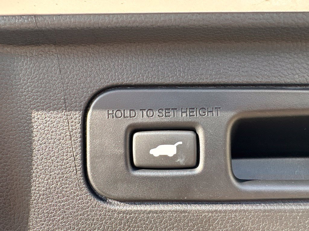 Used 2025 Honda Pilot Elite image 45