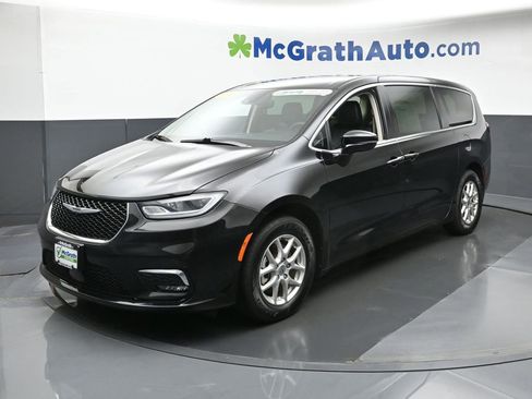 Used 2024 Chrysler Pacifica Touring-L FWD image 20