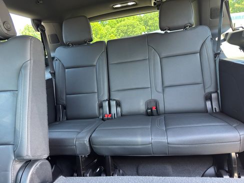Used 2022 Chevrolet Tahoe Z71 w/ Luxury Package AWD/4WD image 30